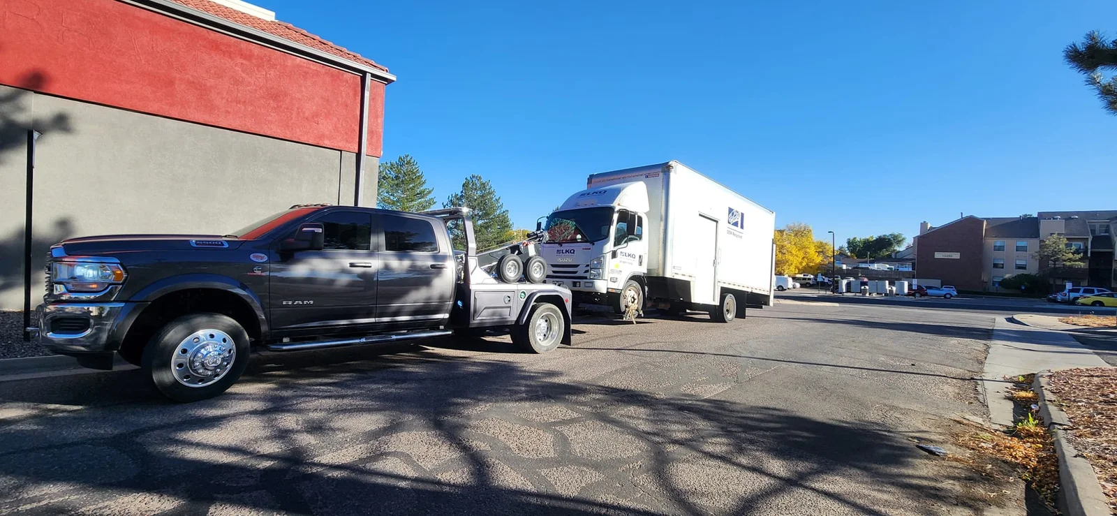 Heavy Duty Towing in Aurora img
