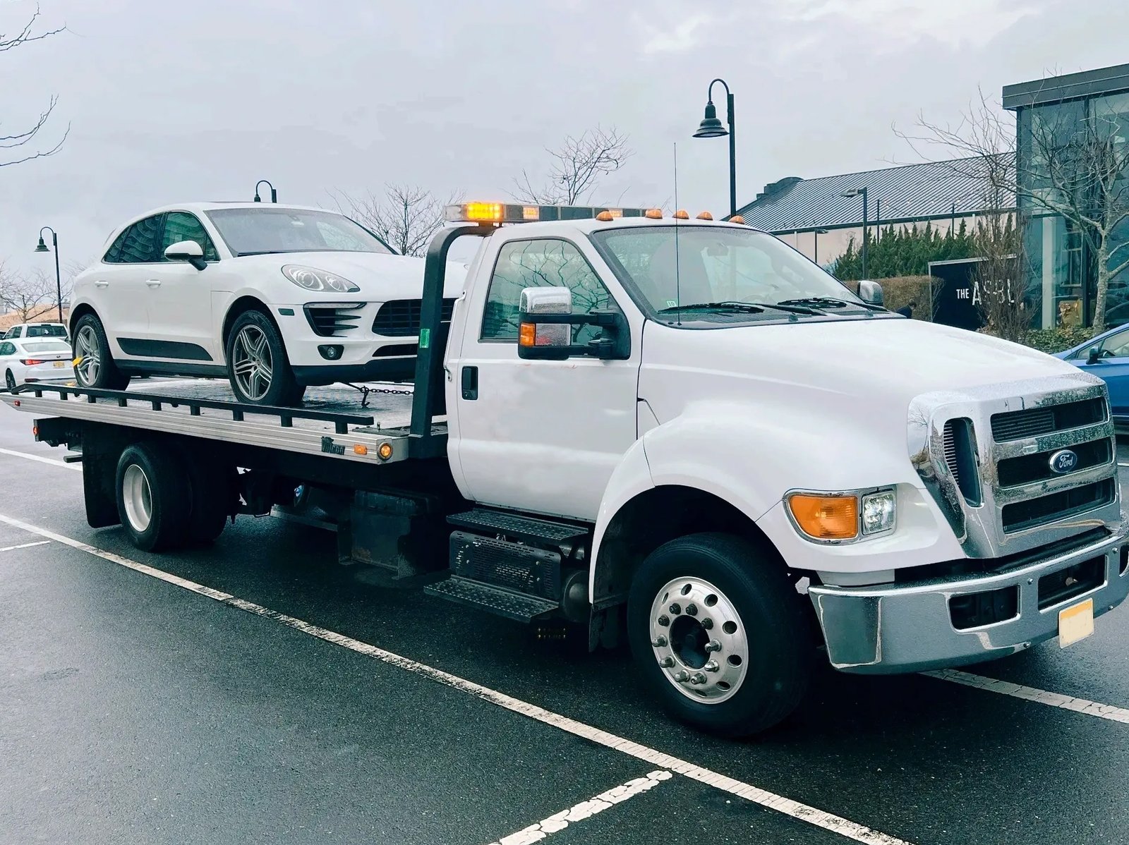 From Impact to Recovery: Aurora CO’s Towing Heroes