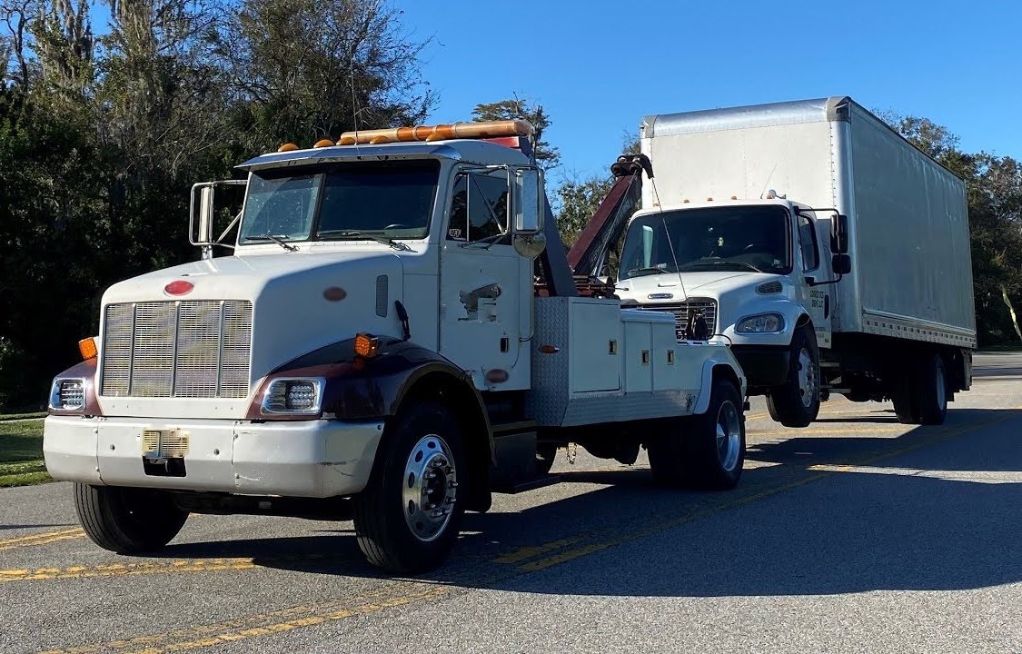 Reliable-Heavy-Duty-Towing-in-Aurora-Trucks-and-Commercial-Vehicles