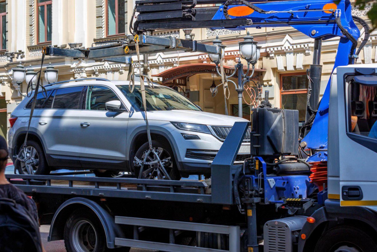 Right-Heavy-Duty-Towing-Service-Image