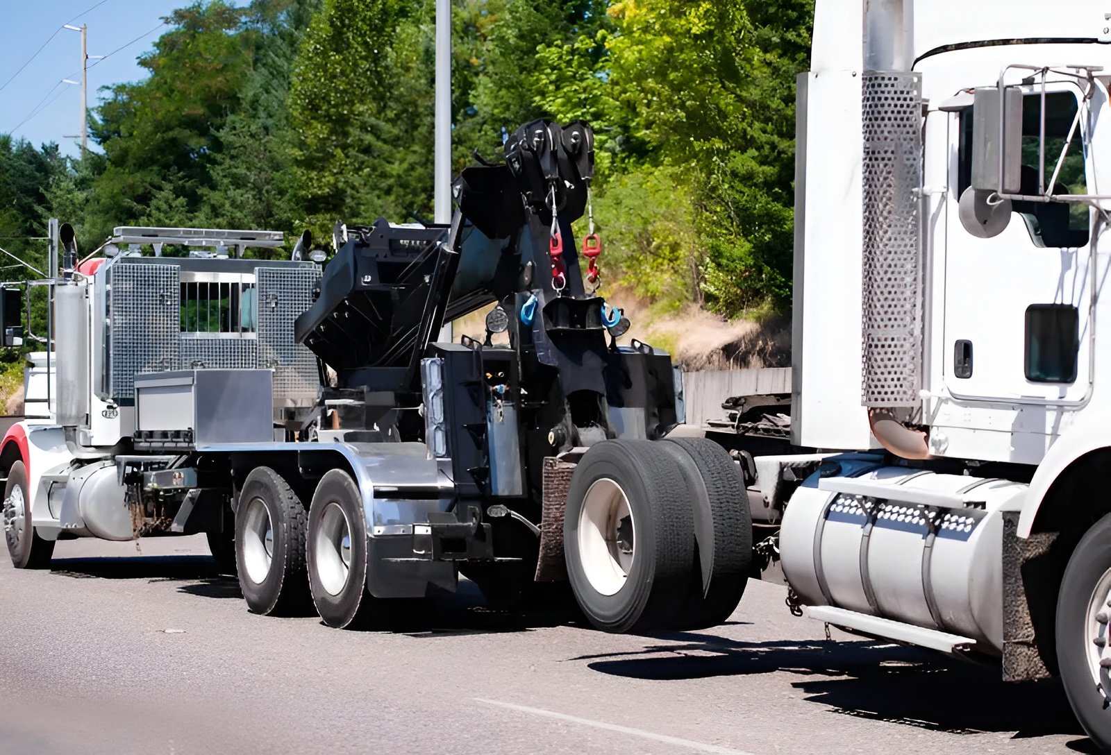 When Is Heavy Duty Towing Aurora CO Needed for Large Vehicles?